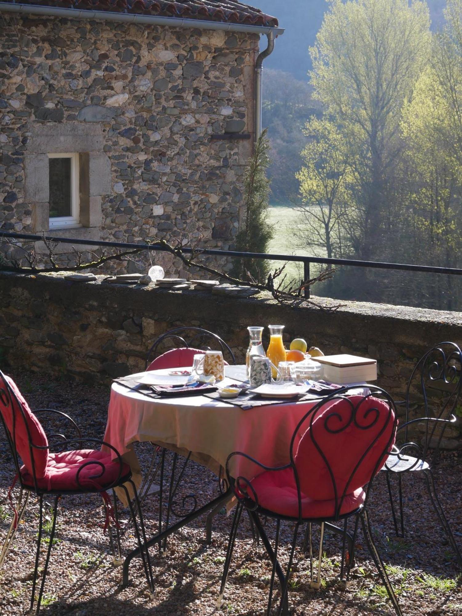 Les Jardins De Lumiere Bed & Breakfast Brusque Exterior photo